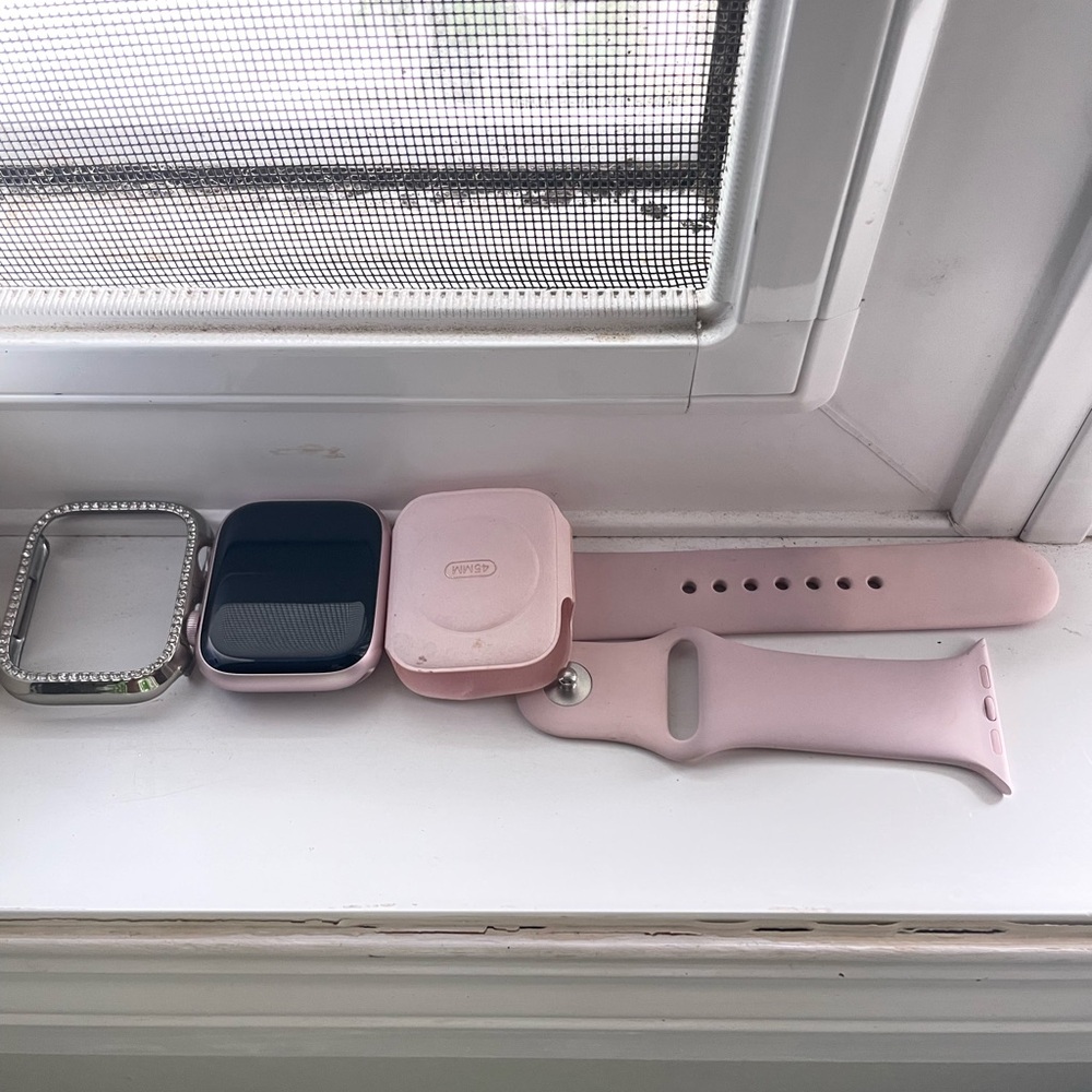 Apple Smartwatch Case with Pink Band